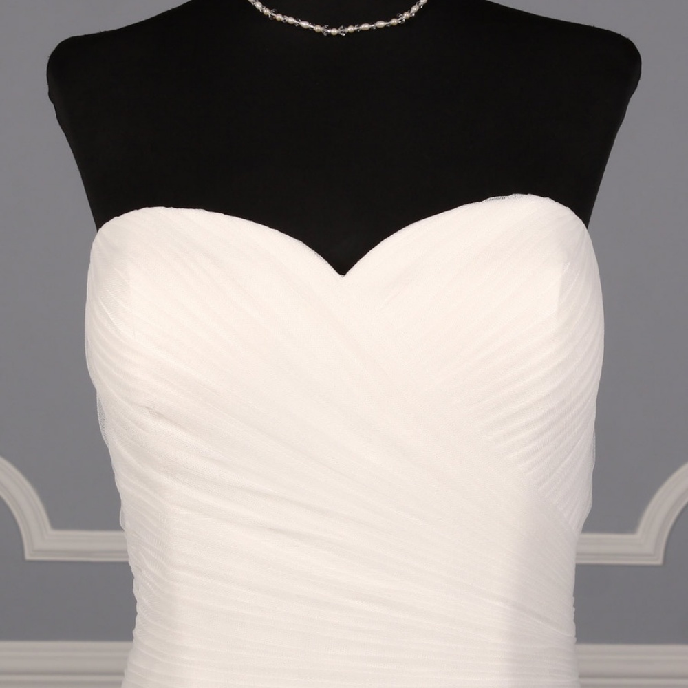 Pronovias Mildred Wedding Dress, Size 14 - Picture 2 of 8